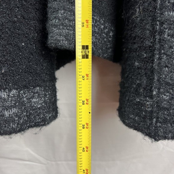 Urban Outfitters Women’s Wool Gray Black Heavyweight Wool Cardigan Sweater Sz L - Picture 6 of 9